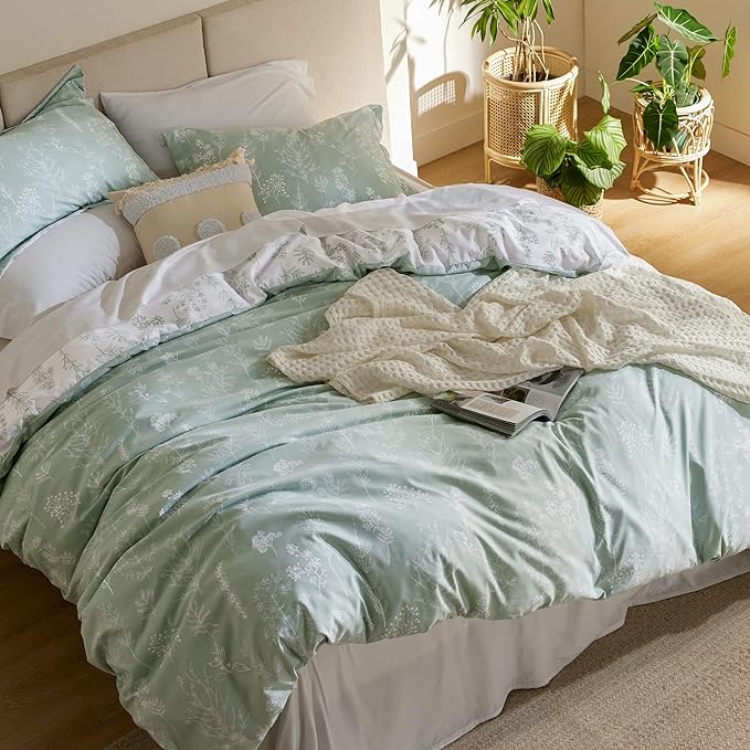 Bedsure Duvet Cover King Size - Reversible Floral Duvet Cover Set with Zipper Closure, Green Bedding Set, 3 Pieces, 1 Duvet Cover 104"x90" with 8 Corner Ties and 2 Pillow Shams 20"x36"